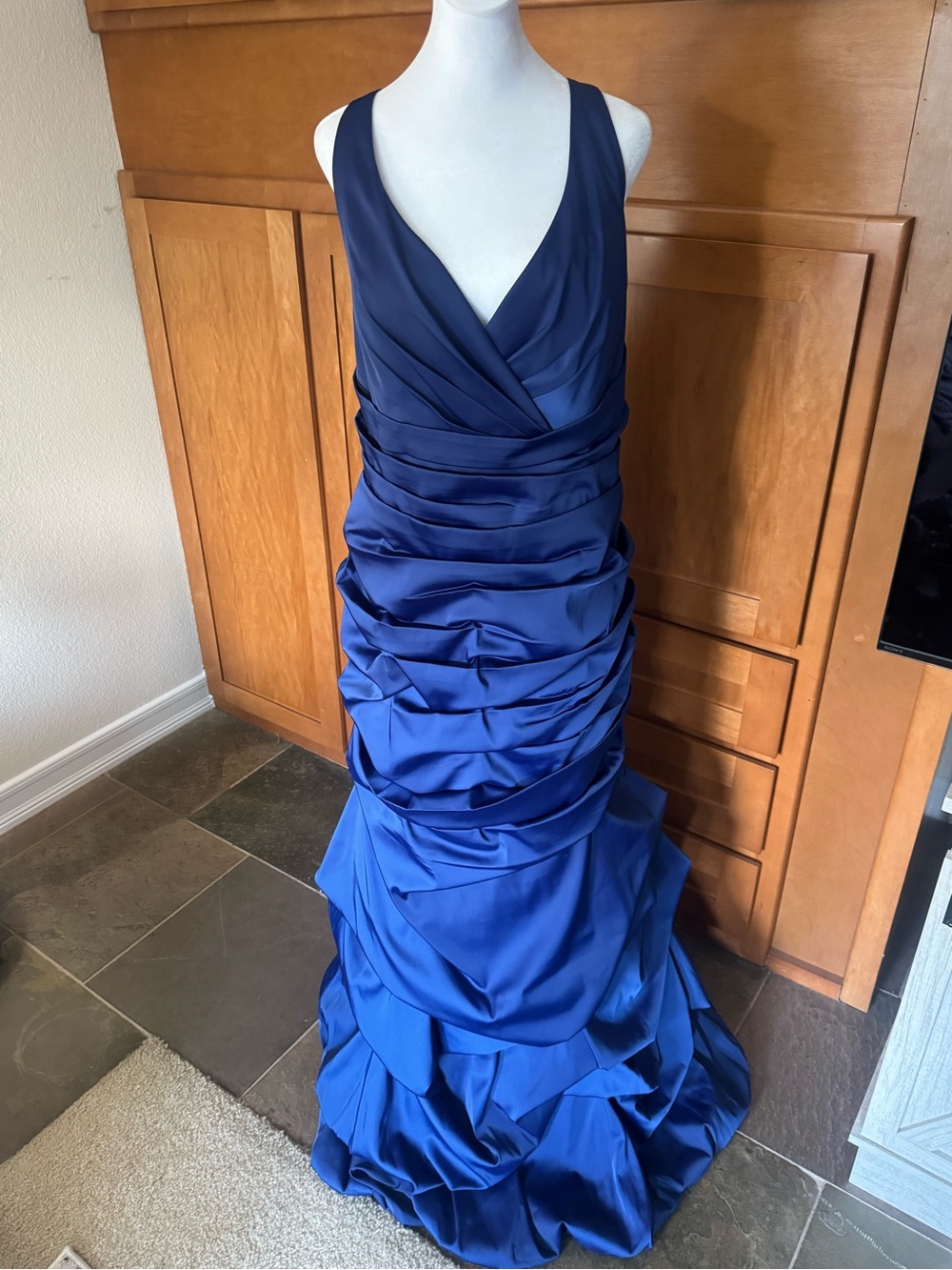 Dalia MacPhee Ruched Tiered Mermaid Gown, Women’s size 12 EUC